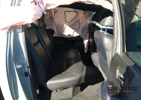 2022 Toyota Tacoma Trd Off Road z USA, uszkodzony, nr VIN 3TMCZ5AN5NM489476